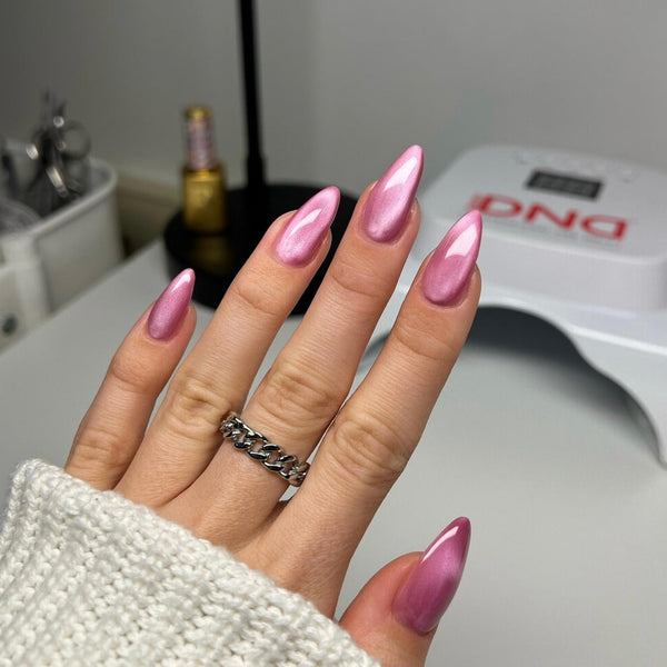 DND - Diva 9D Cat Eye - Glassball - Kitty Blossom #08