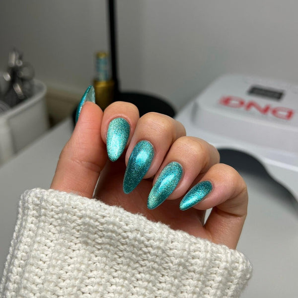 DND - Diva 9D Cat Eye - Candy - Saltwater Tabby #16