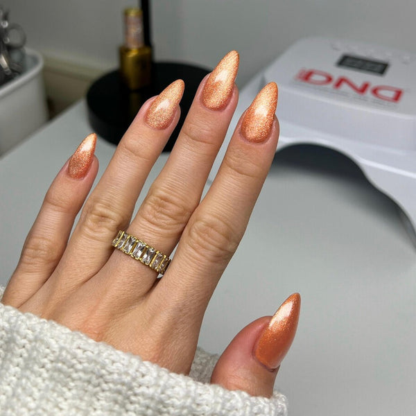 DND - Diva 9D Cat Eye - Candy - Button Nose #21