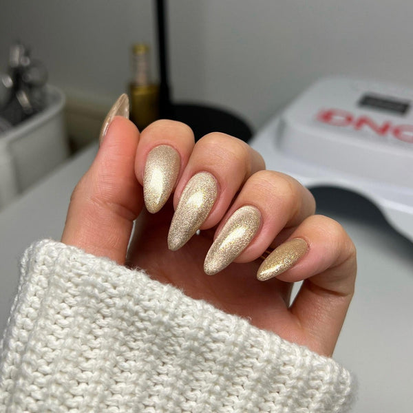 DND - Diva 9D Cat Eye - Daydream - Fur-St Place #34