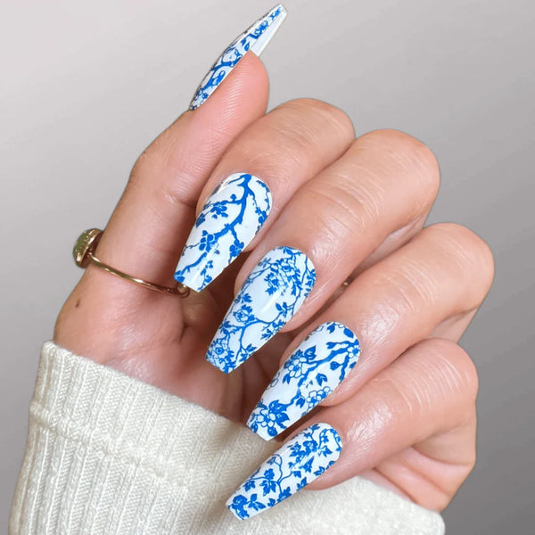 Maniology - Stamping Plate - Tiny Blossom (M659)