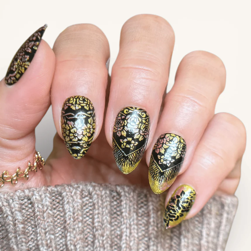 Maniology - Stamping Plate - Wrapped in Wool (M685)