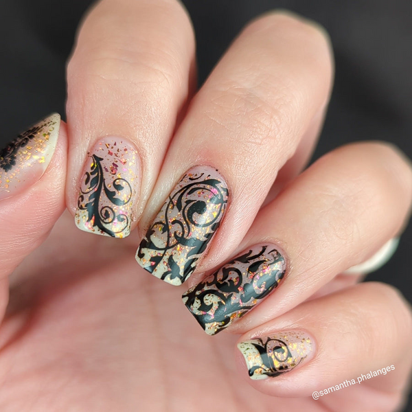 Maniology - Stamping Plate - Antique Swirls (M396)