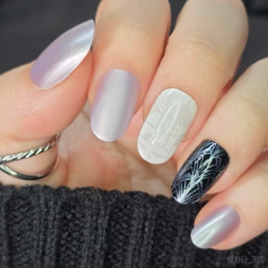 Maniology - Stamping Nail Polish - Silver Screen (B541) - Metallic Silver