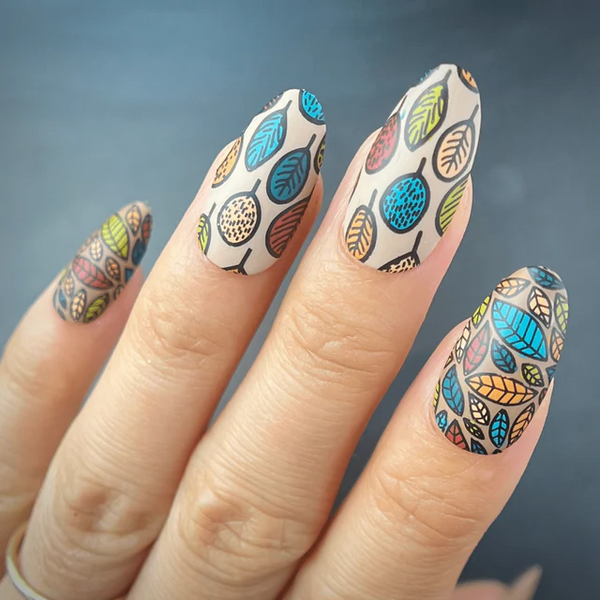 Maniology - Woodland Wonders (M425) - Nail Stamping Plate