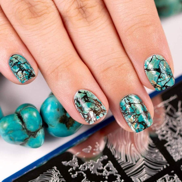 Maniology - Stamping Plate - Chic Peek: Heart of Stone #XL476