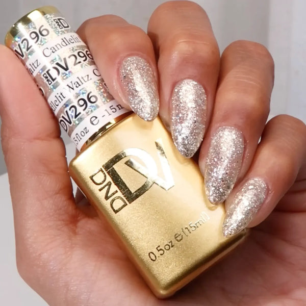 DND - Diva Gel - Candlelit Waltz #296