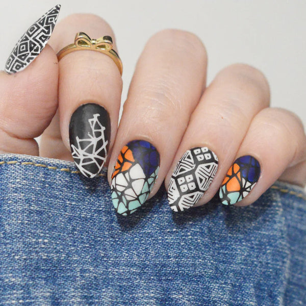 Maniology - Stamping Plate - Shape Up (M662)